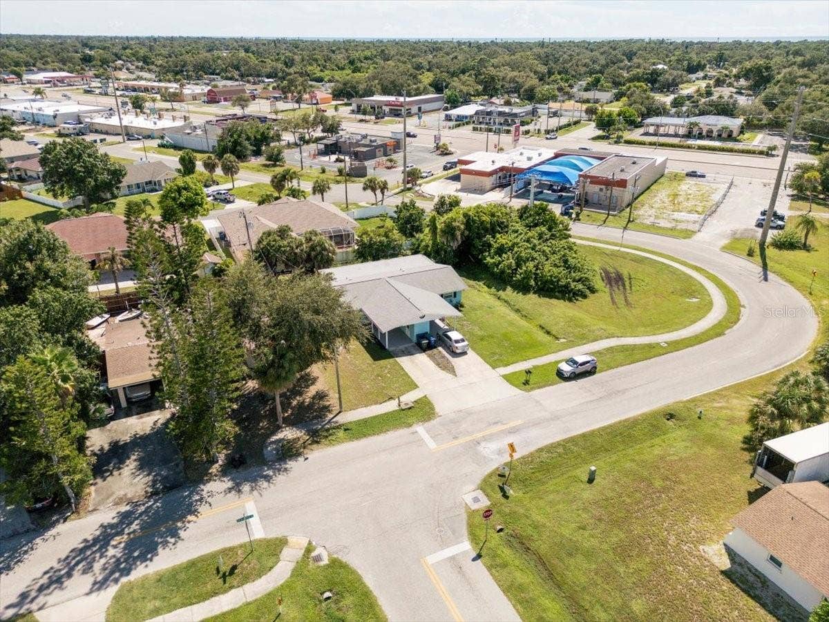 300 & 302 BRIARWOOD ROAD, Venice, FL 34293 300 & 302 BRIARWOOD ROAD, Venice, FL 34293