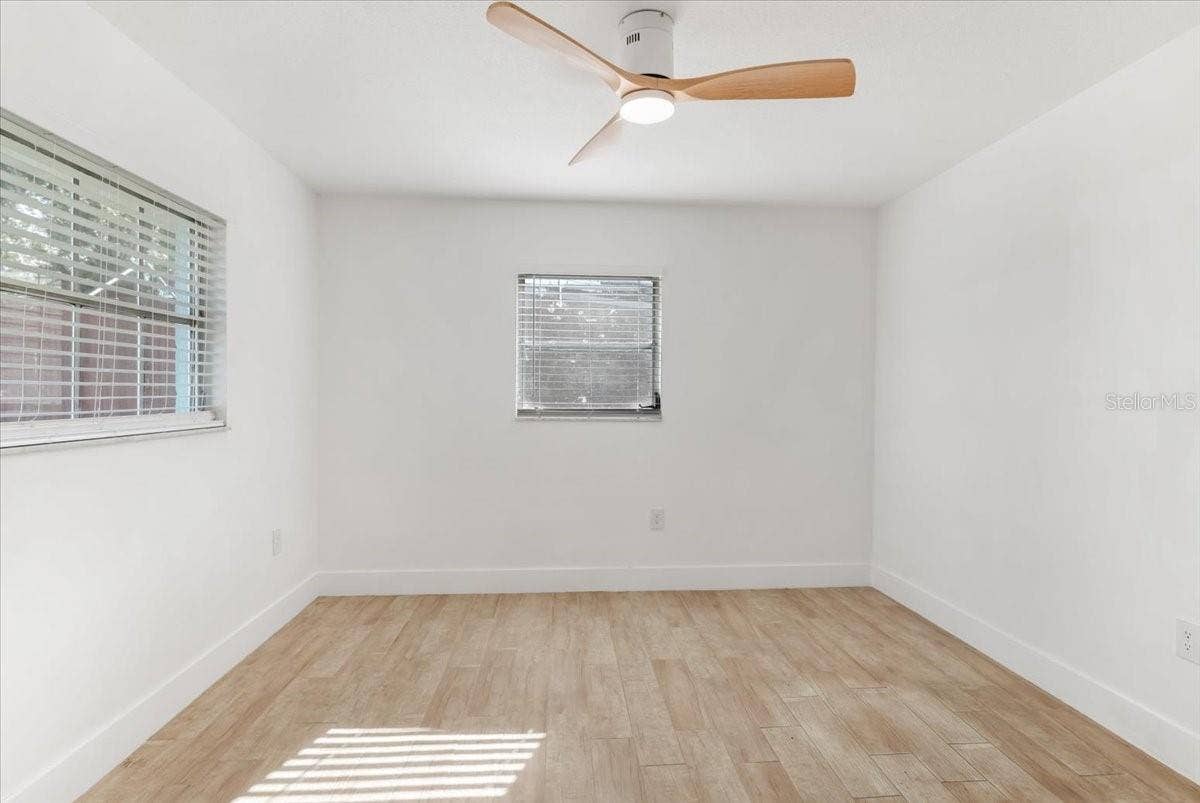 300 & 302 BRIARWOOD ROAD, Venice, FL 34293 300 & 302 BRIARWOOD ROAD, Venice, FL 34293