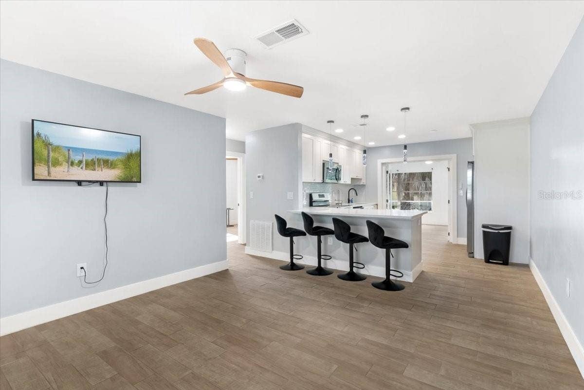 300 & 302 BRIARWOOD ROAD, Venice, FL 34293 300 & 302 BRIARWOOD ROAD, Venice, FL 34293