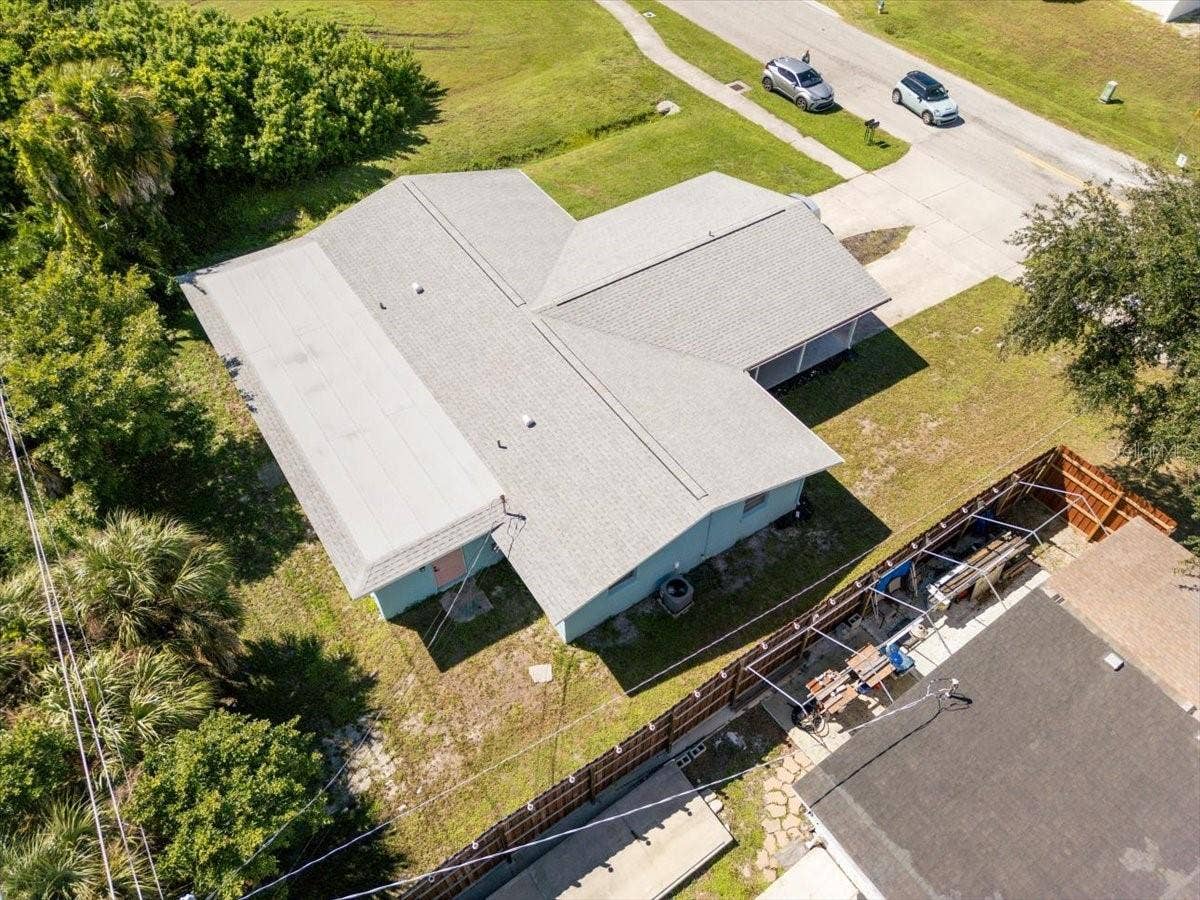 300 & 302 BRIARWOOD ROAD, Venice, FL 34293 300 & 302 BRIARWOOD ROAD, Venice, FL 34293