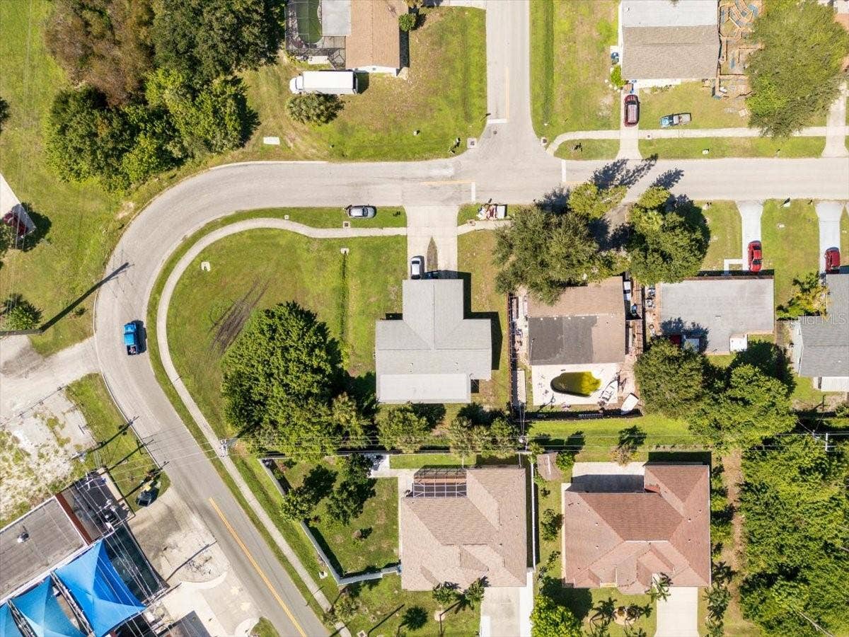 300 & 302 BRIARWOOD ROAD, Venice, FL 34293 300 & 302 BRIARWOOD ROAD, Venice, FL 34293