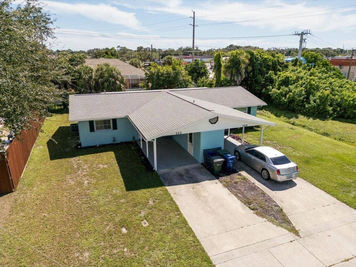 300 & 302 BRIARWOOD ROAD, Venice, FL 34293 300 & 302 BRIARWOOD ROAD, Venice, FL 34293