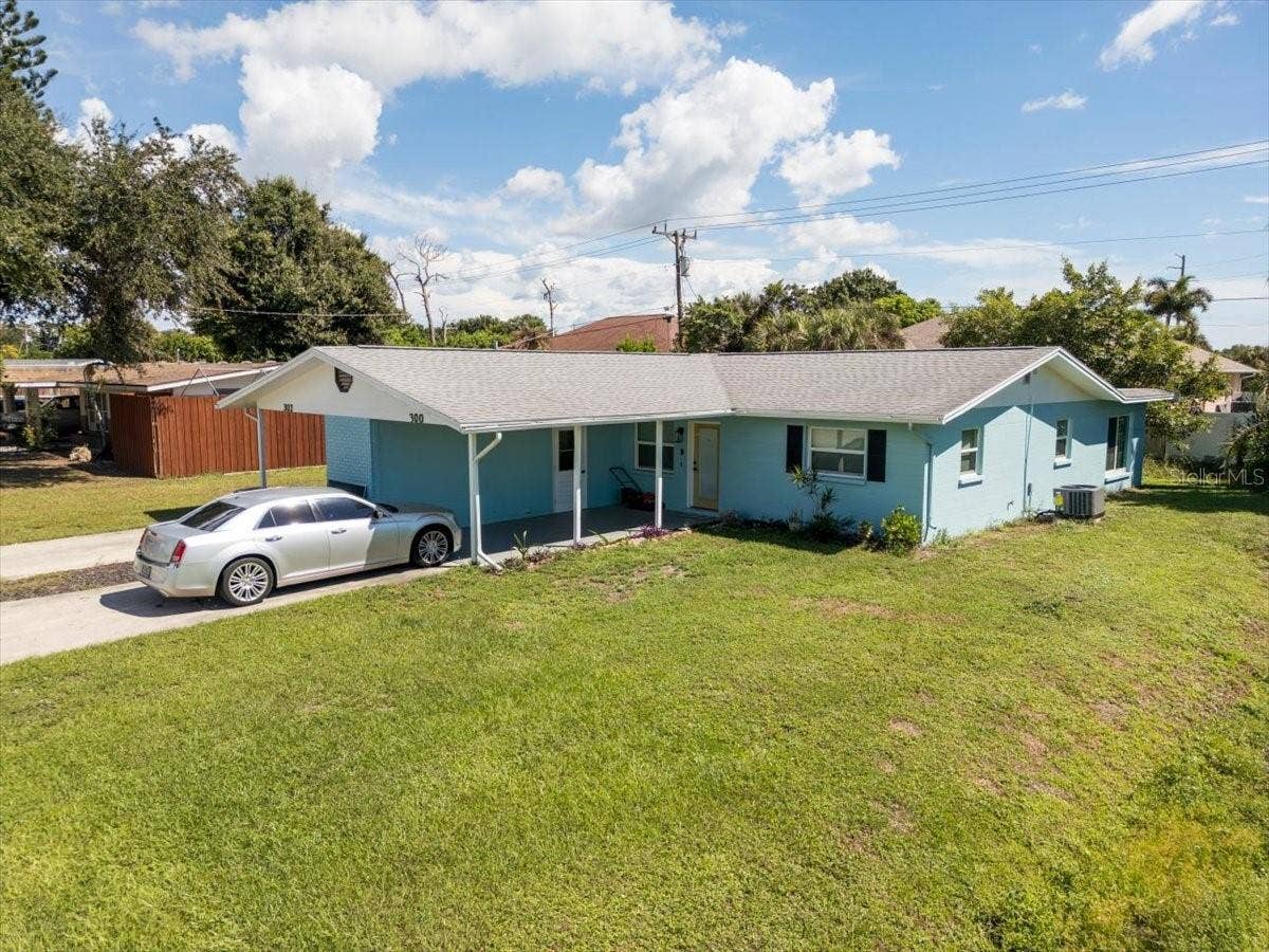 300 & 302 BRIARWOOD ROAD, Venice, FL 34293 300 & 302 BRIARWOOD ROAD, Venice, FL 34293