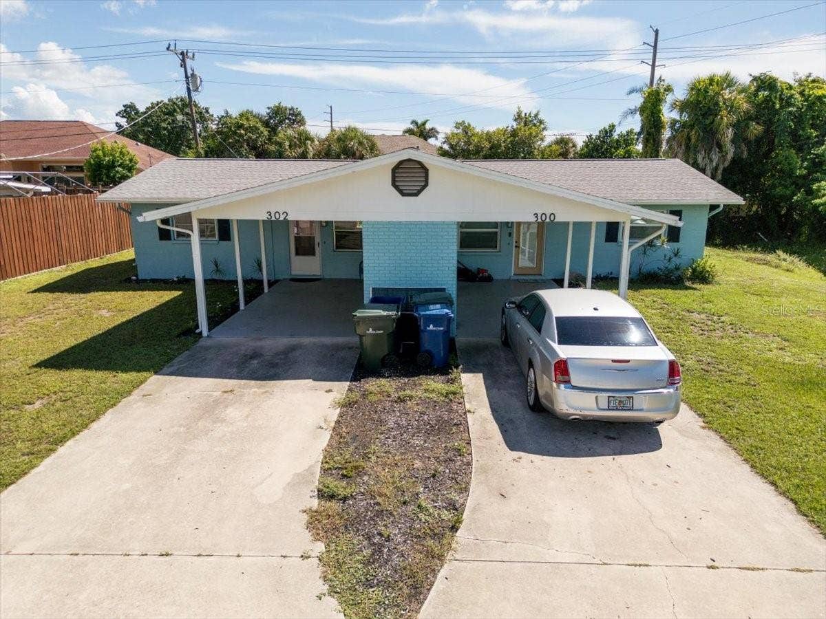 300 & 302 BRIARWOOD ROAD, Venice, FL 34293 300 & 302 BRIARWOOD ROAD, Venice, FL 34293