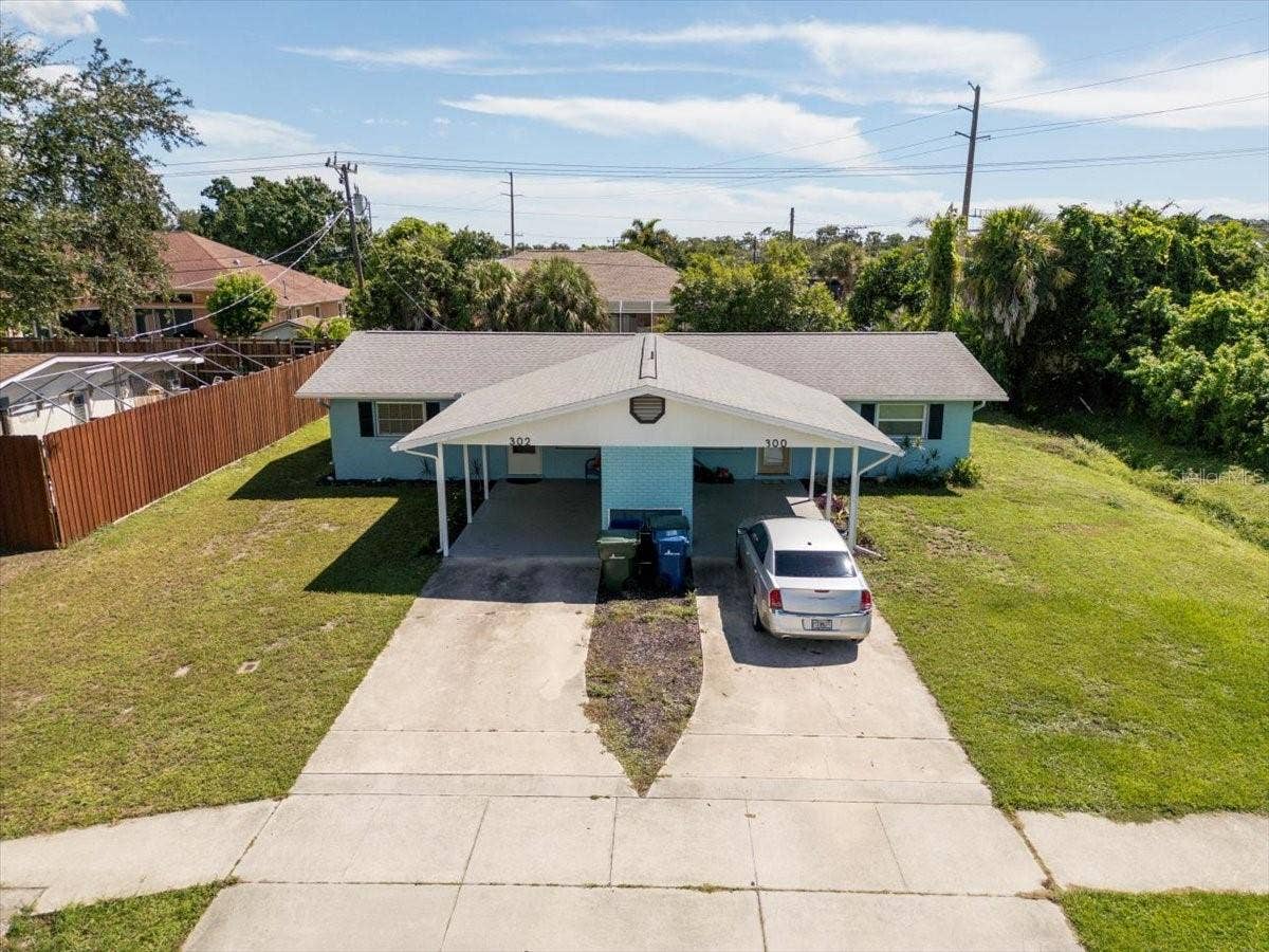 300 & 302 BRIARWOOD ROAD, Venice, FL 34293 300 & 302 BRIARWOOD ROAD, Venice, FL 34293