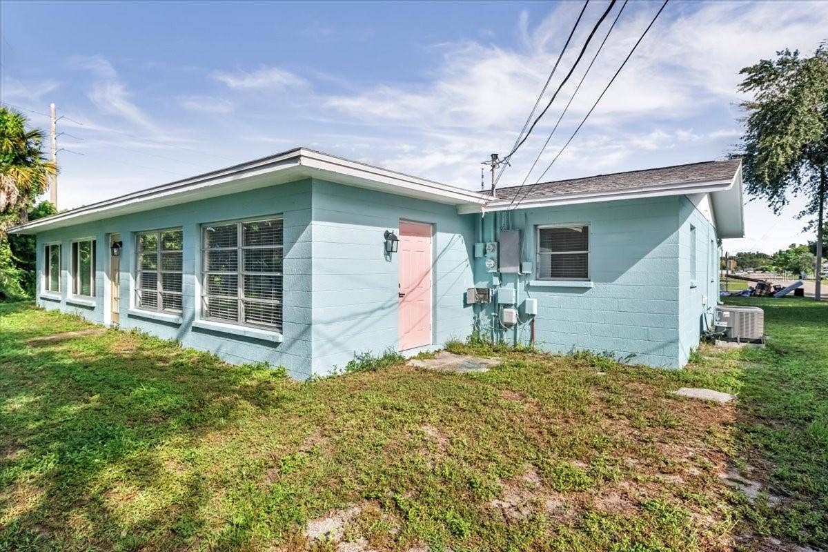 300 & 302 BRIARWOOD ROAD, Venice, FL 34293 300 & 302 BRIARWOOD ROAD, Venice, FL 34293