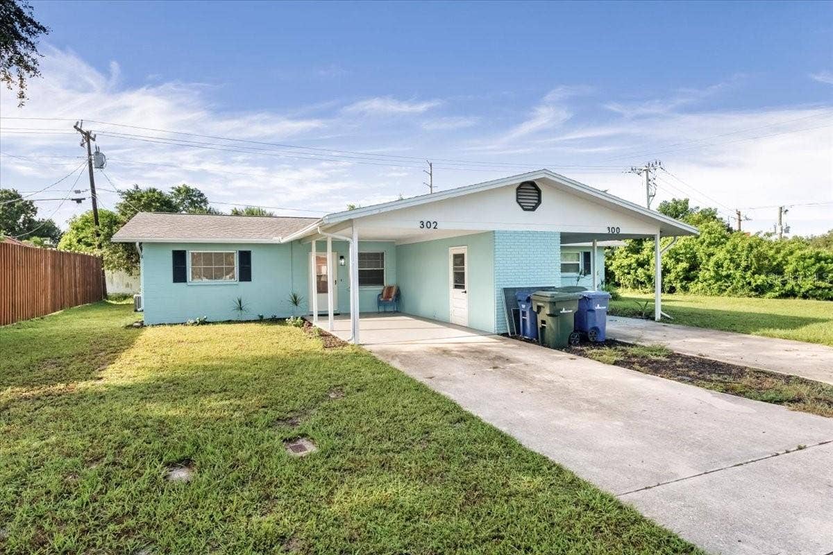 300 & 302 BRIARWOOD ROAD, Venice, FL 34293 300 & 302 BRIARWOOD ROAD, Venice, FL 34293
