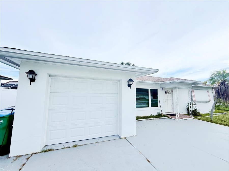 Property photo for 10613 LAKE VISTA DRIVE, Seminole, FL