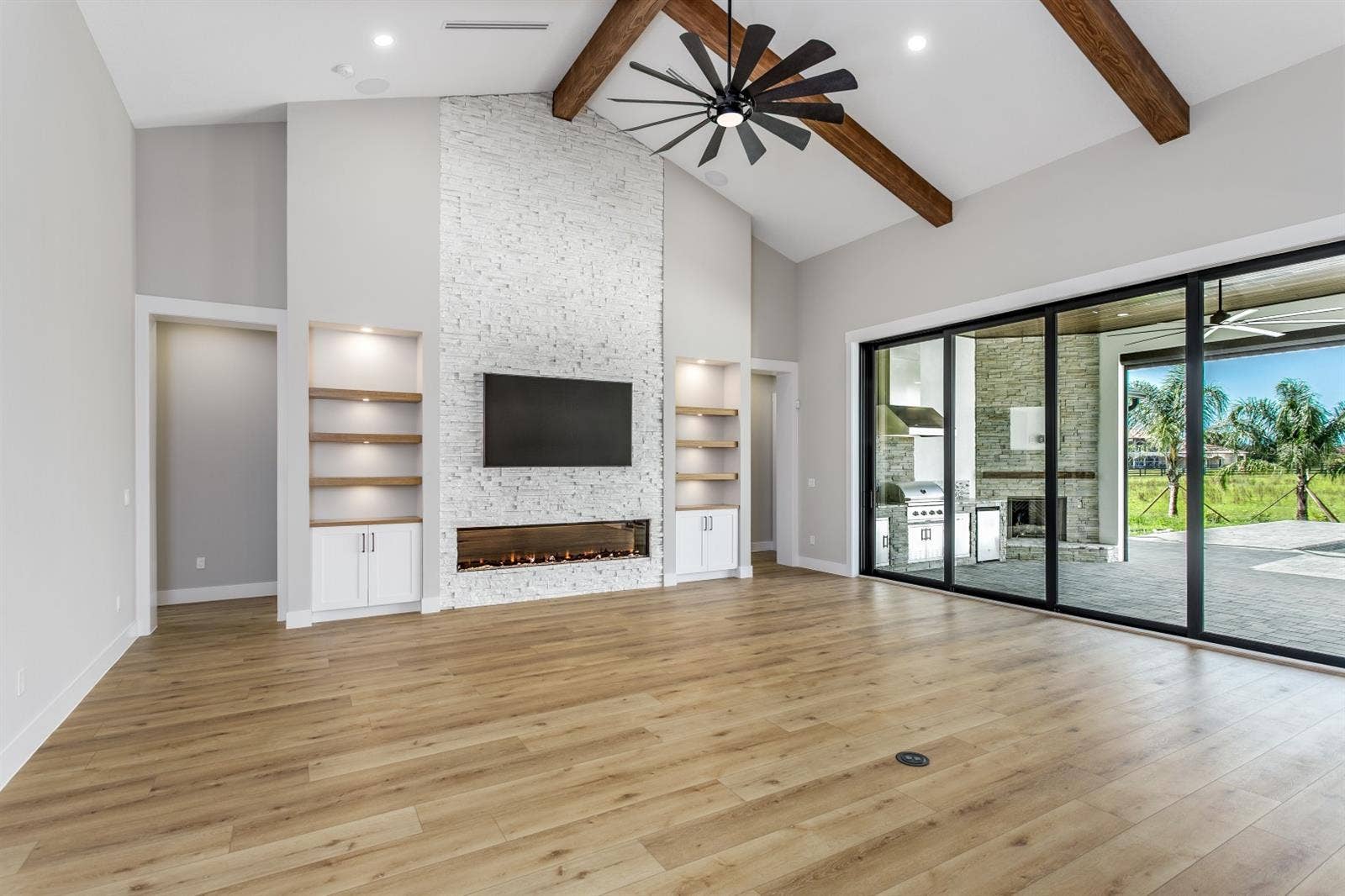 10630 COUNTY ROAD S, Lithia, FL 33547 10630 COUNTY ROAD S, Lithia, FL 33547