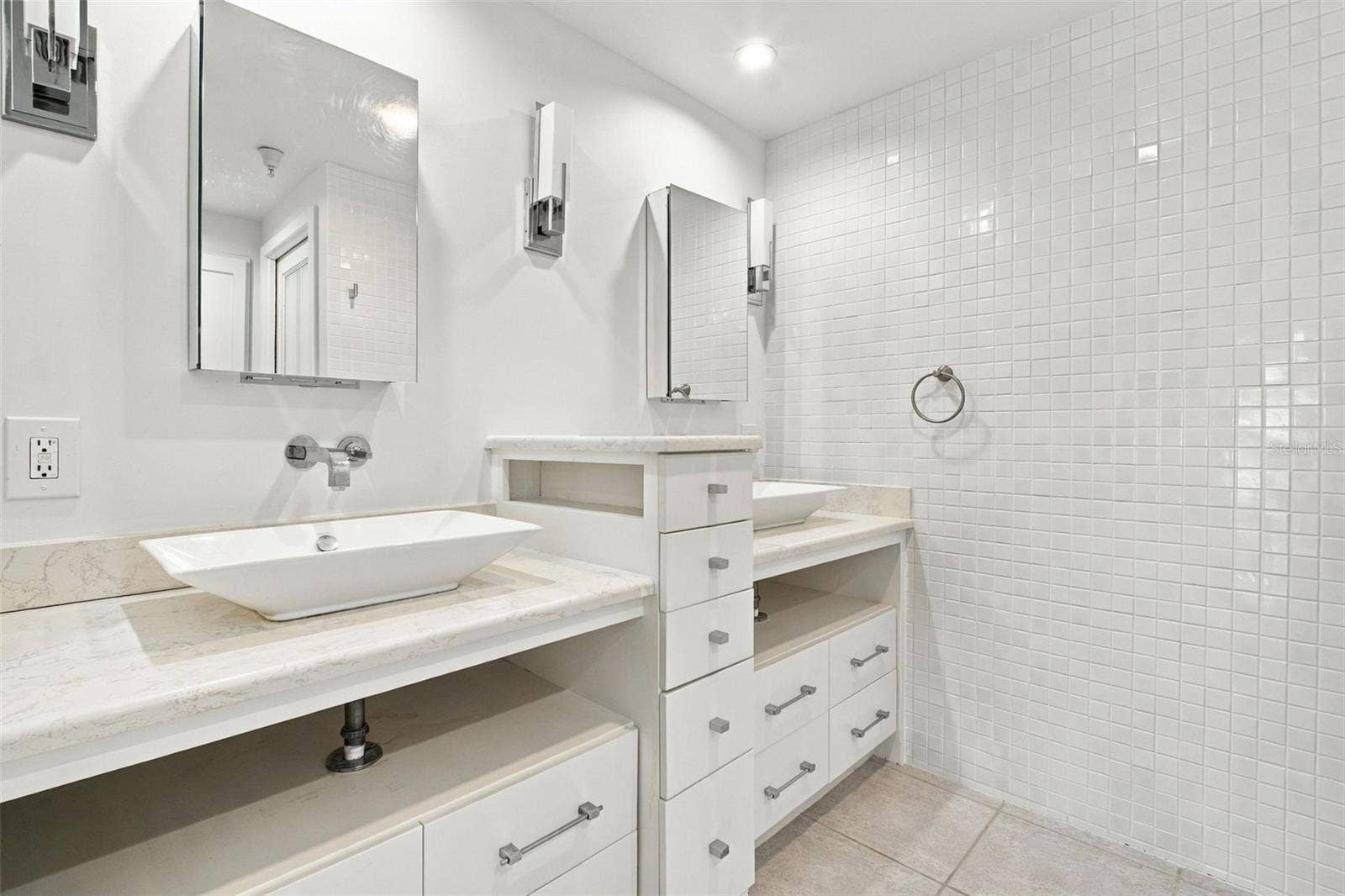 4993 BACOPA LANE S, #304, St Petersburg, FL 33715 Primary bathroom