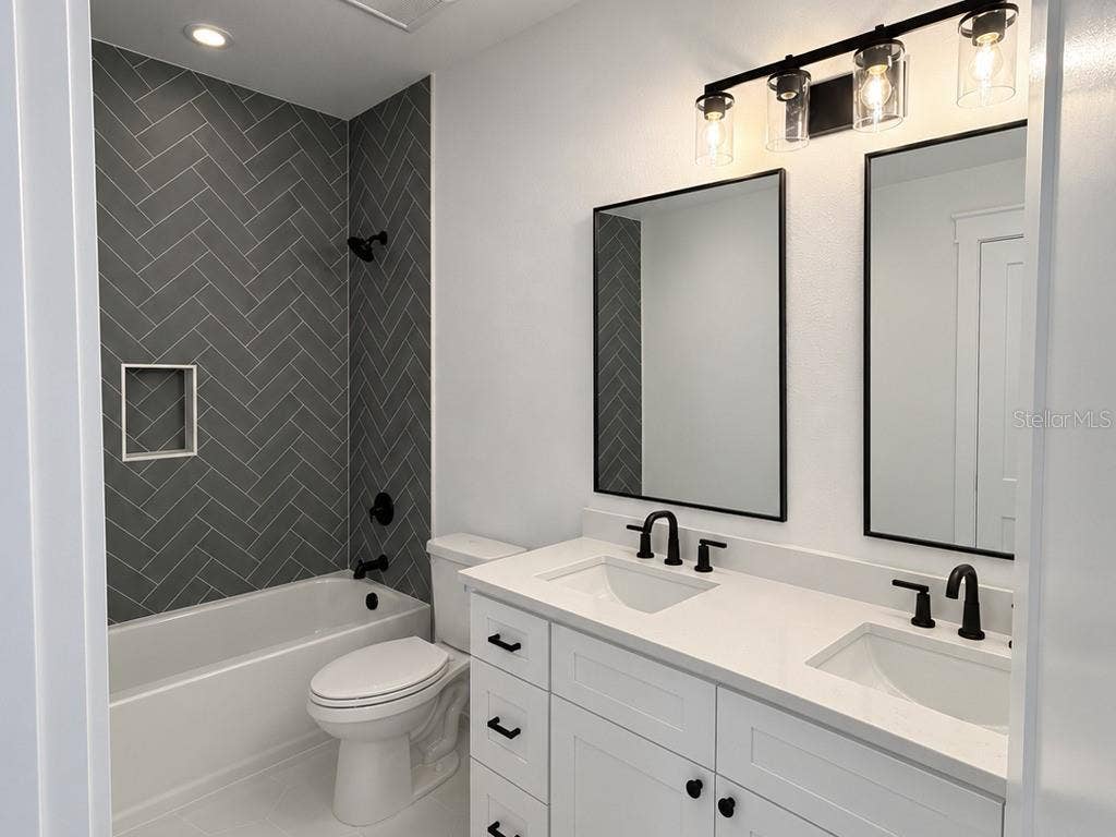 1910 E GENESEE STREET, Tampa, FL 33610