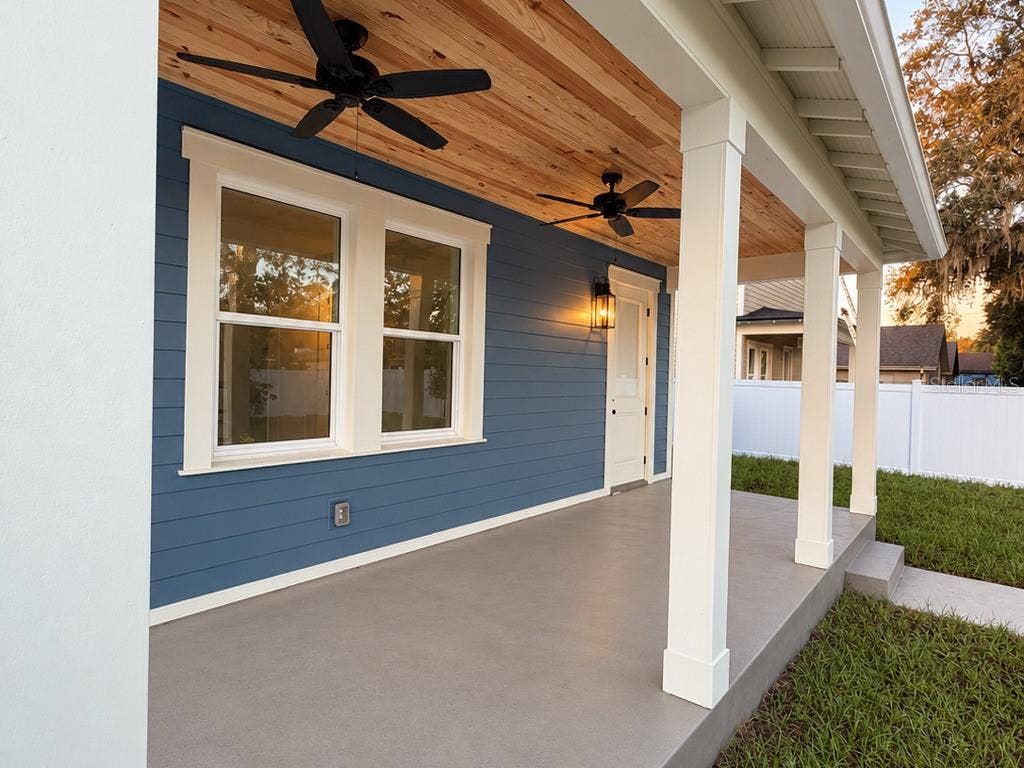 1910 E GENESEE STREET, Tampa, FL 33610
