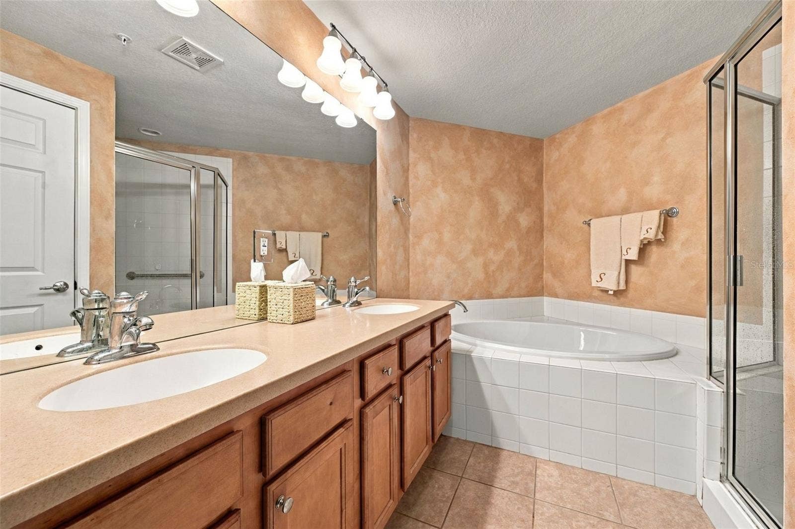 802 LANTERN WAY, #101, Clearwater, FL 33765 802 LANTERN WAY, #101, Clearwater, FL 33765