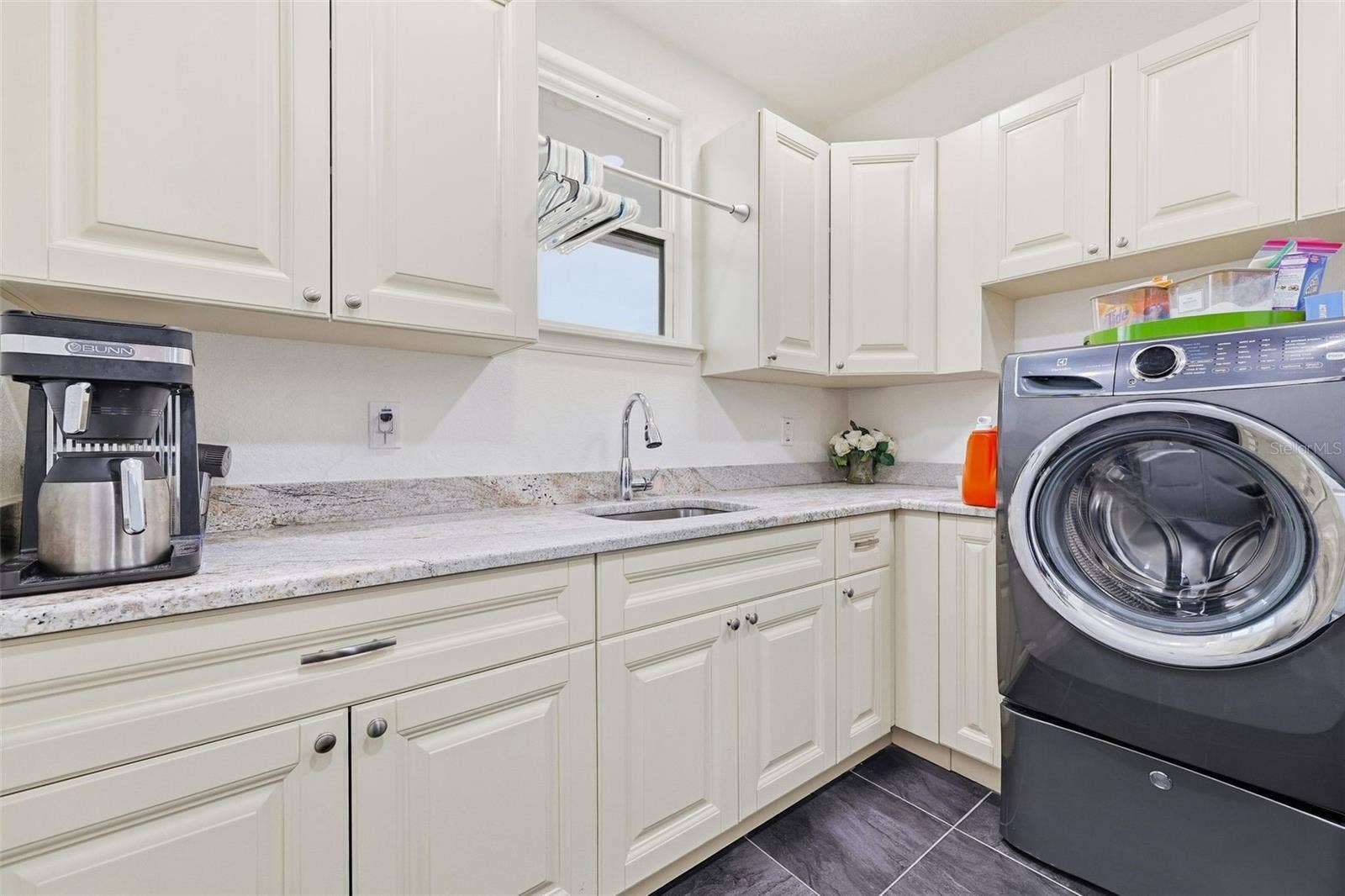 906 W PENINSULAR STREET, Tampa, FL 33603 906 W PENINSULAR STREET, Tampa, FL 33603