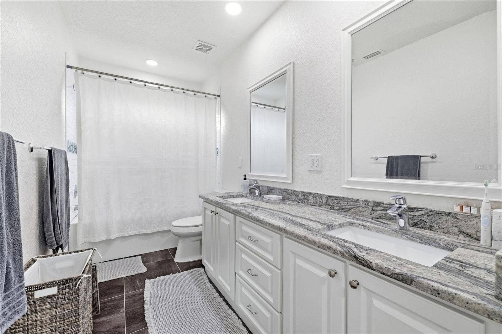 906 W PENINSULAR STREET, Tampa, FL 33603 906 W PENINSULAR STREET, Tampa, FL 33603