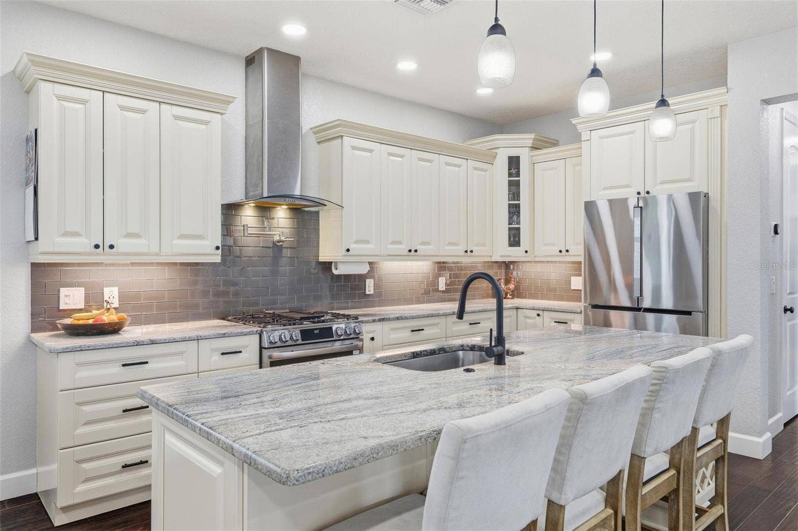 906 W PENINSULAR STREET, Tampa, FL 33603 906 W PENINSULAR STREET, Tampa, FL 33603