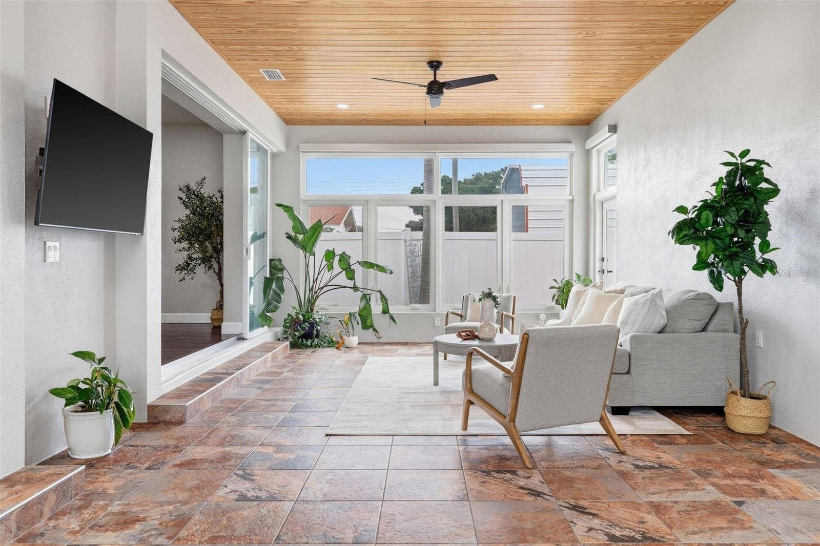 906 W PENINSULAR STREET, Tampa, FL 33603 906 W PENINSULAR STREET, Tampa, FL 33603