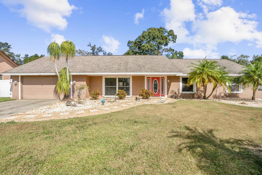Property photo for 4502 MOHICAN TRAIL, Valrico, FL