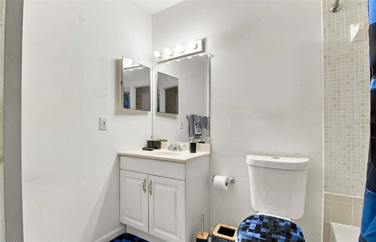 6346 NEWTOWN CIRCLE, #46B4, Tampa, FL 33615 6346 NEWTOWN CIRCLE, #46B4, Tampa, FL 33615