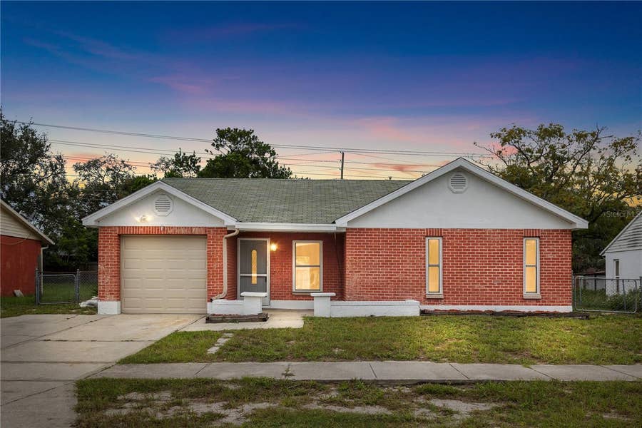 Property photo for 8221 AUTUMN OAK AVENUE, Port Richey, FL