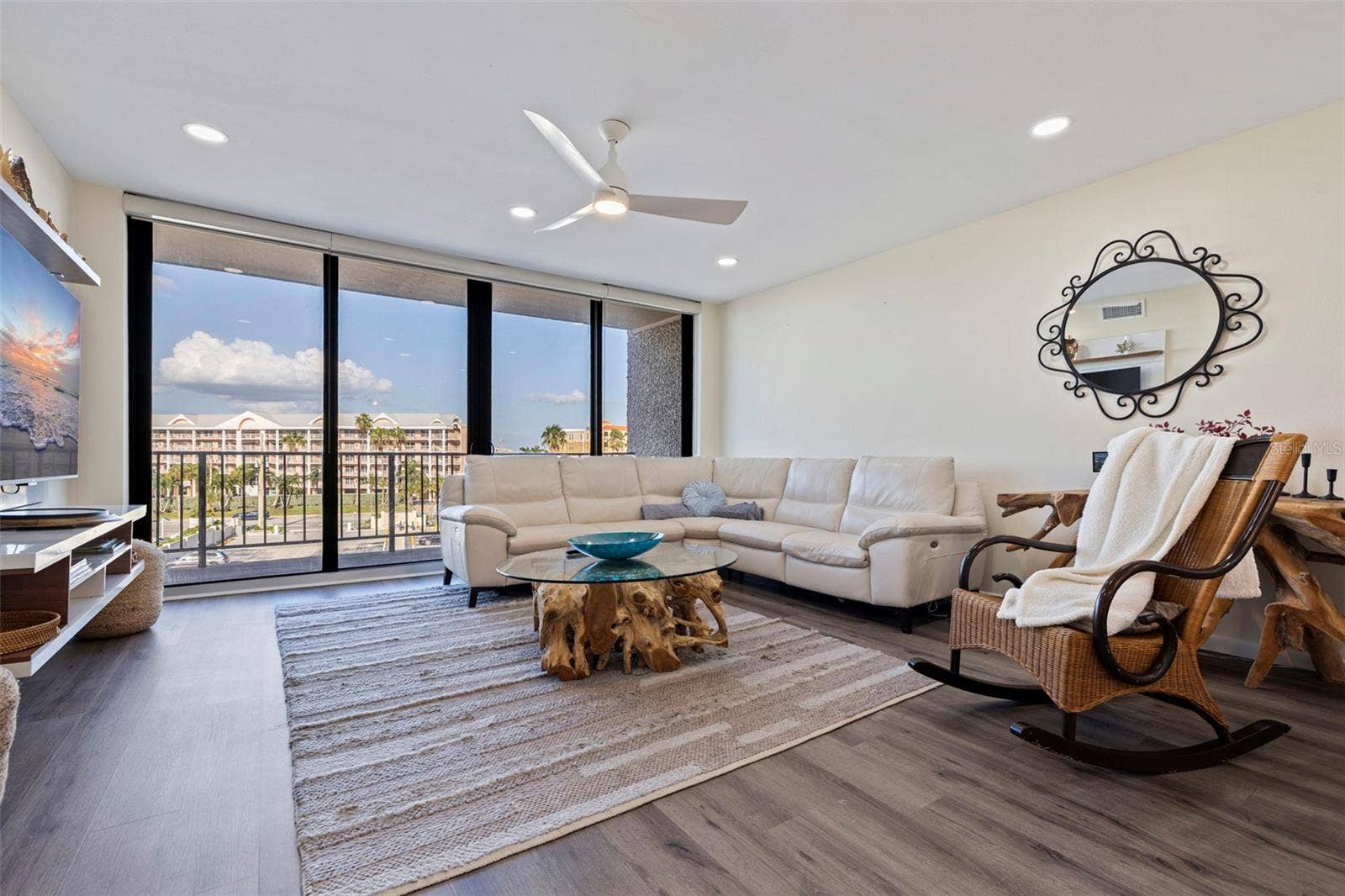 5396 GULF BOULEVARD, #407, St Pete Beach, FL 33706 5396 GULF BOULEVARD, #407, St Pete Beach, FL 33706