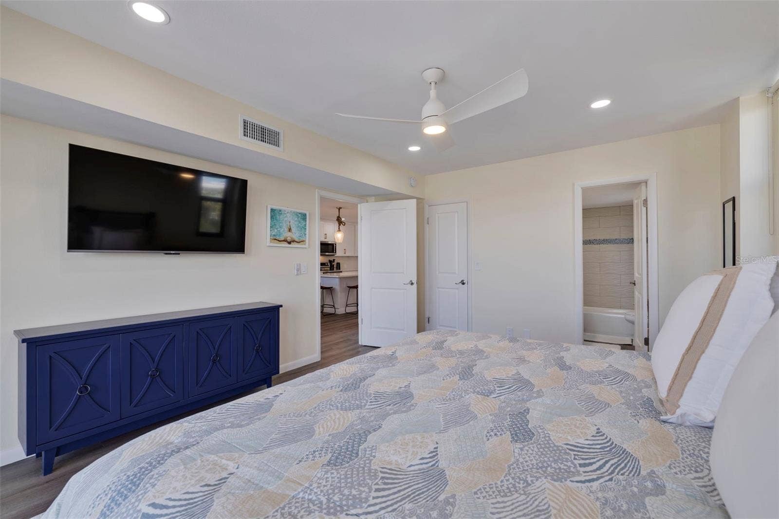5396 GULF BOULEVARD, #407, St Pete Beach, FL 33706 5396 GULF BOULEVARD, #407, St Pete Beach, FL 33706
