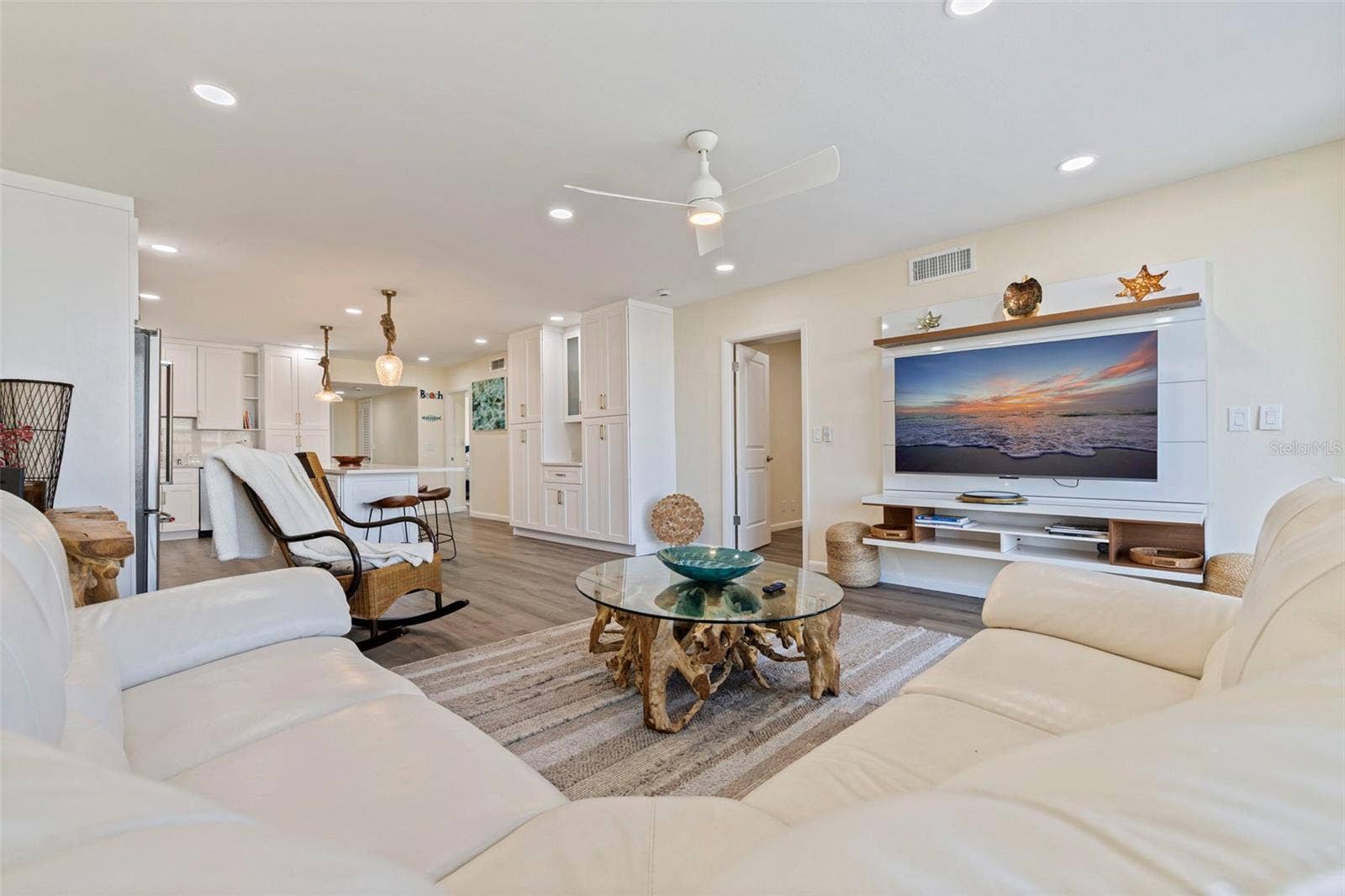 5396 GULF BOULEVARD, #407, St Pete Beach, FL 33706 5396 GULF BOULEVARD, #407, St Pete Beach, FL 33706