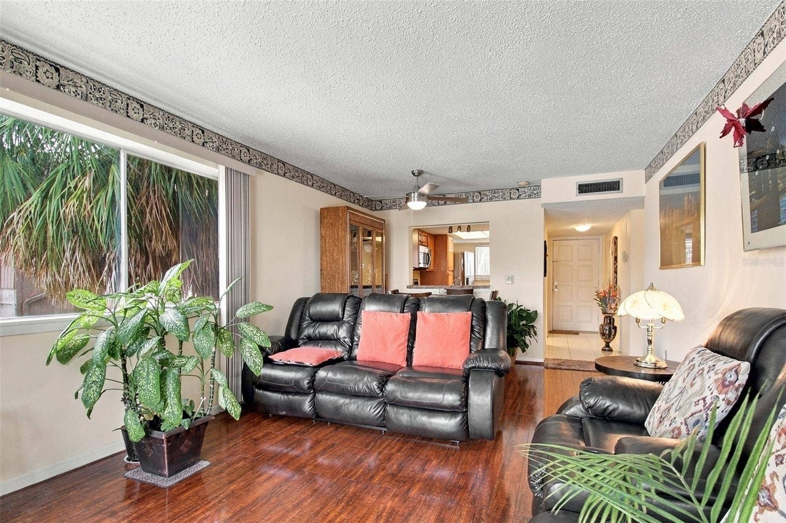 6308 NEWTOWN CIRCLE, #8B5, Tampa, FL 33615 6308 NEWTOWN CIRCLE, #8B5, Tampa, FL 33615