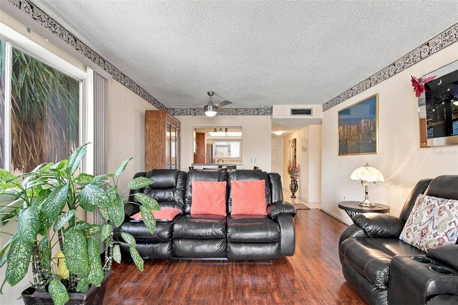 6308 NEWTOWN CIRCLE, #8B5, Tampa, FL 33615 6308 NEWTOWN CIRCLE, #8B5, Tampa, FL 33615