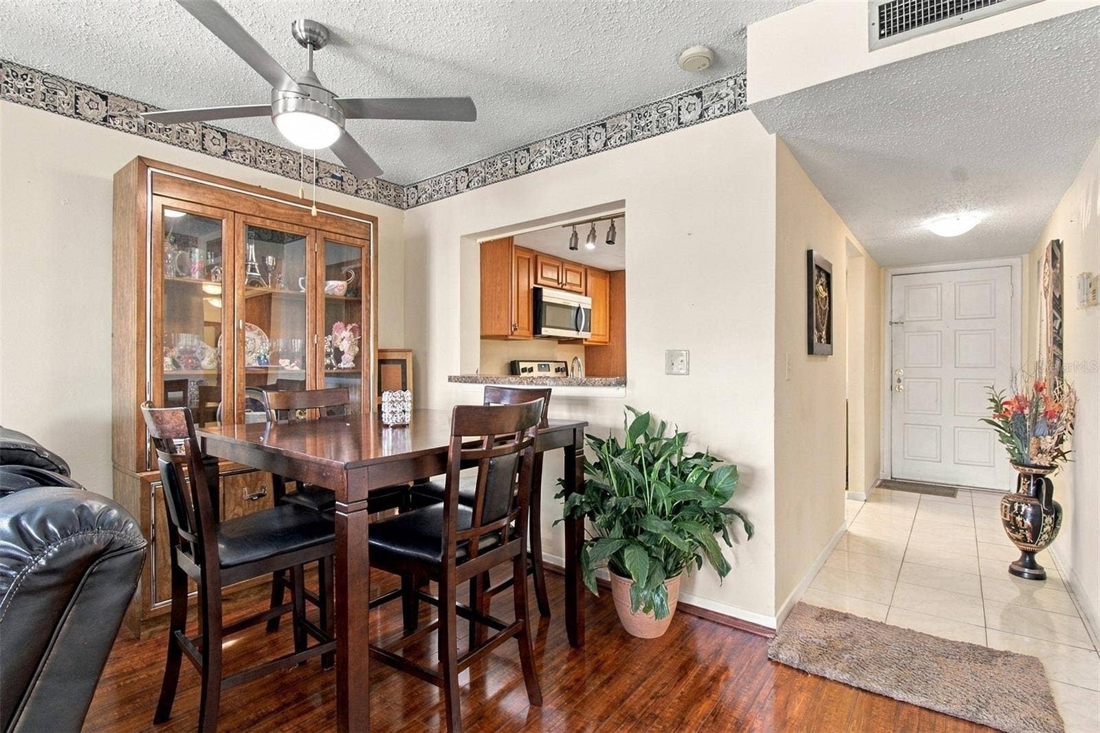 6308 NEWTOWN CIRCLE, #8B5, Tampa, FL 33615 6308 NEWTOWN CIRCLE, #8B5, Tampa, FL 33615