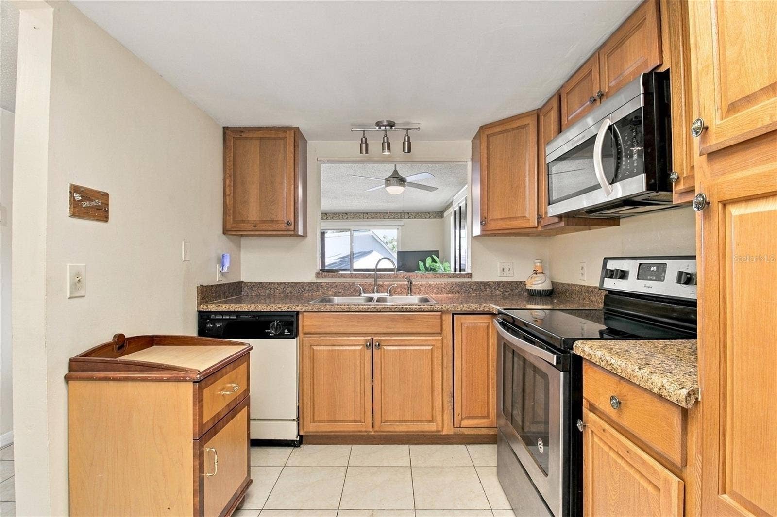 6308 NEWTOWN CIRCLE, #8B5, Tampa, FL 33615 6308 NEWTOWN CIRCLE, #8B5, Tampa, FL 33615