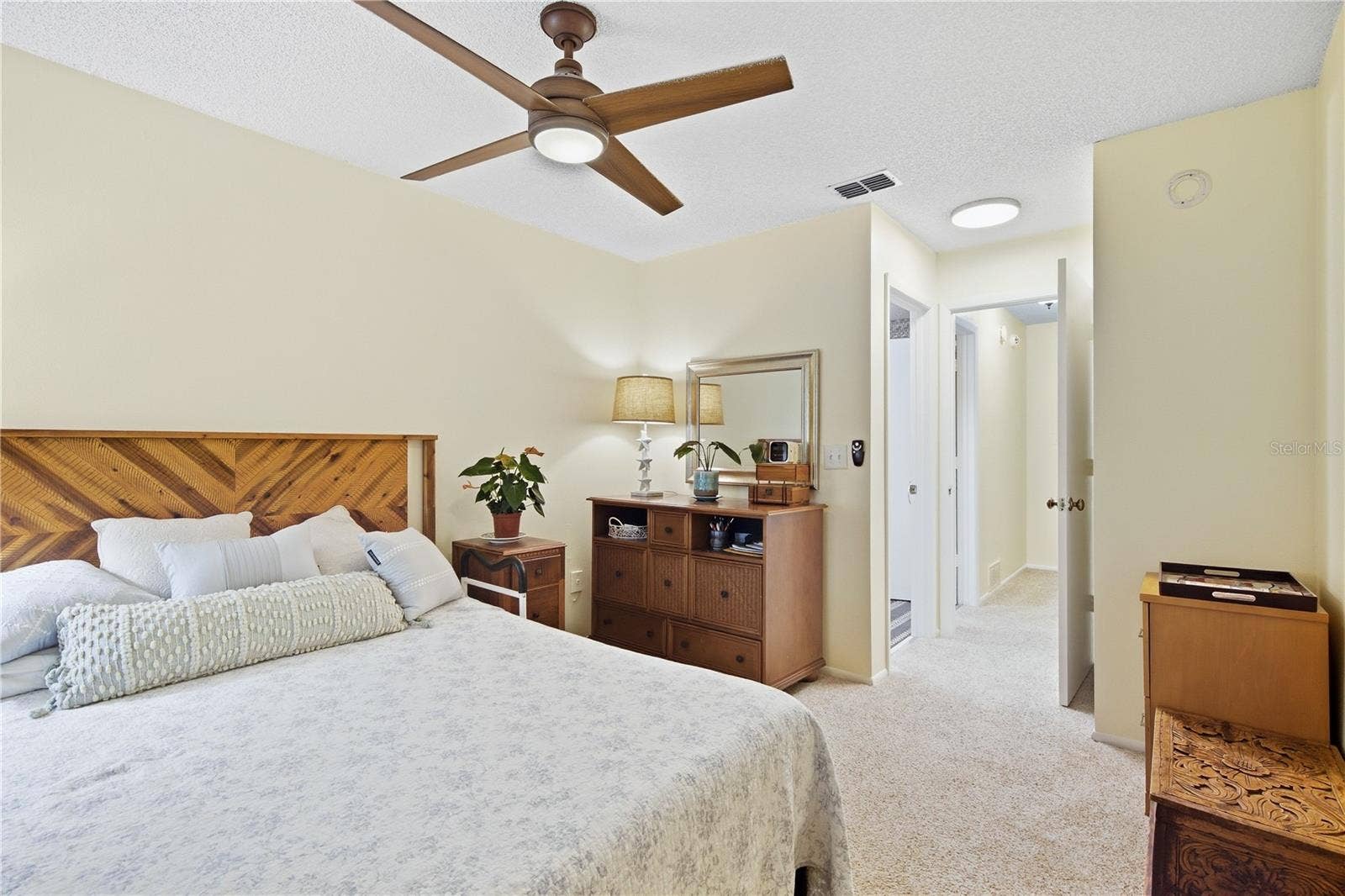 1104 TARRIDON COURT, Dunedin, FL 34698 1104 TARRIDON COURT, Dunedin, FL 34698