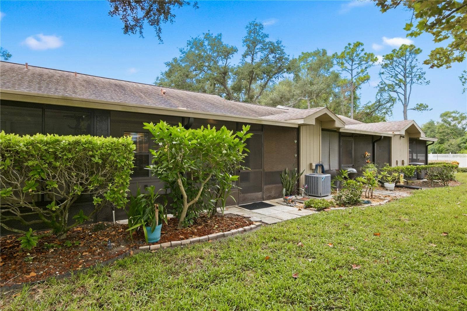 1104 TARRIDON COURT, Dunedin, FL 34698 1104 TARRIDON COURT, Dunedin, FL 34698