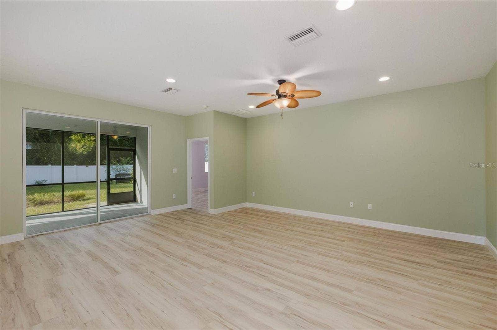 13786 HUNTING CREEK PLACE, Spring Hill, FL 34609 Living room
