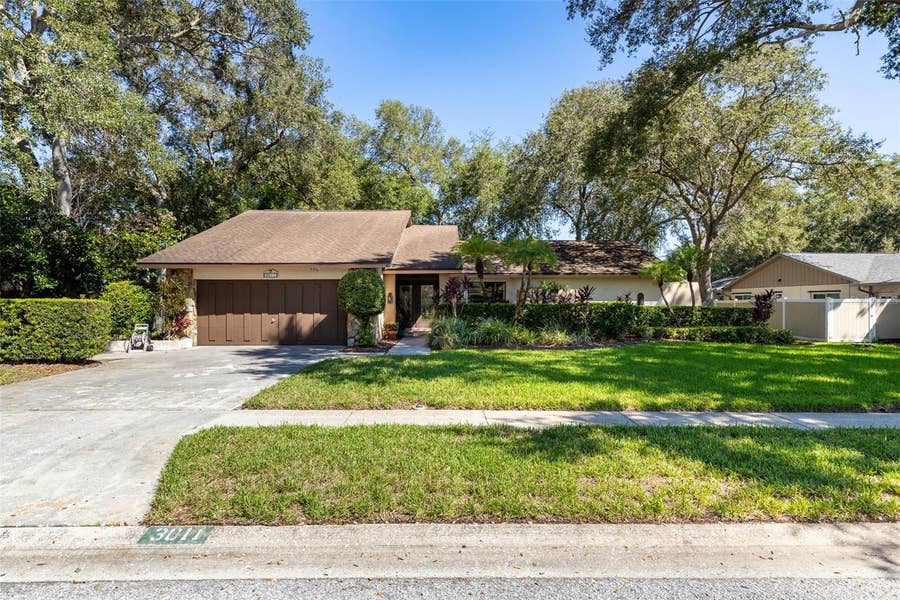 Property photo for 3011 ENISGLEN DR, Palm Harbor, FL
