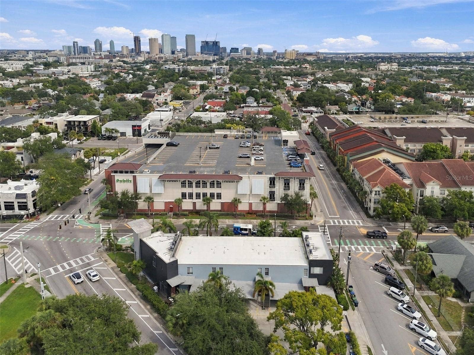 2509 W AZEELE STREET, Tampa, FL 33609 Publix supermarket is conveniently located across the street.