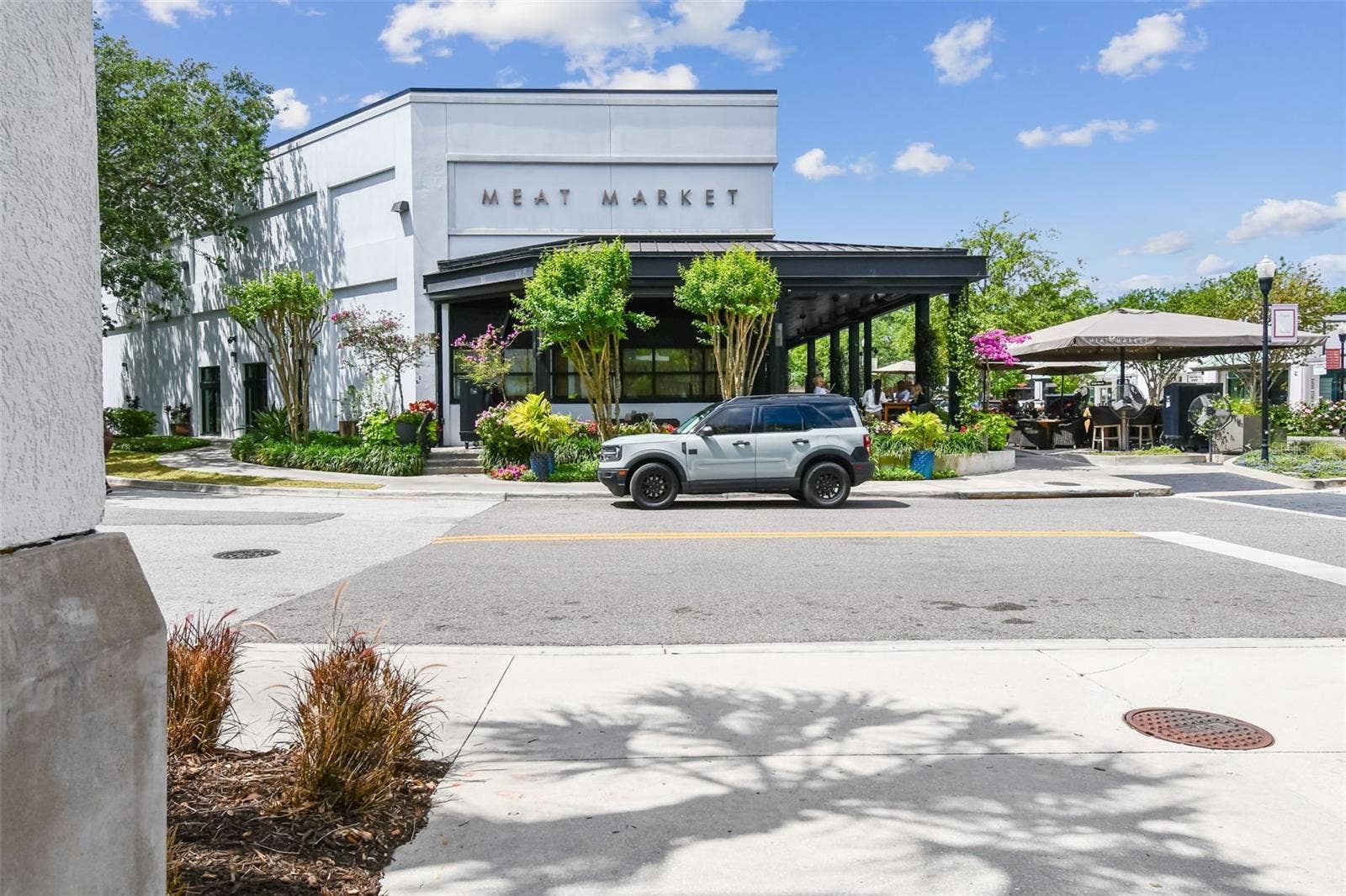 2509 W AZEELE STREET, Tampa, FL 33609 Meat Market, high-end contemporary American steakhouse located in Hyde Park Village.