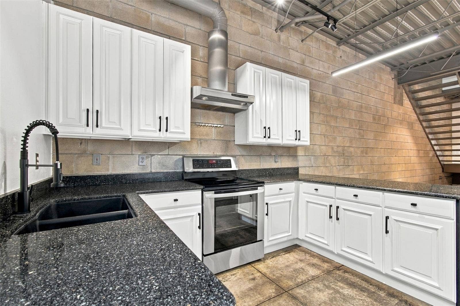 2509 W AZEELE STREET, Tampa, FL 33609 2509 W AZEELE STREET, Tampa, FL 33609