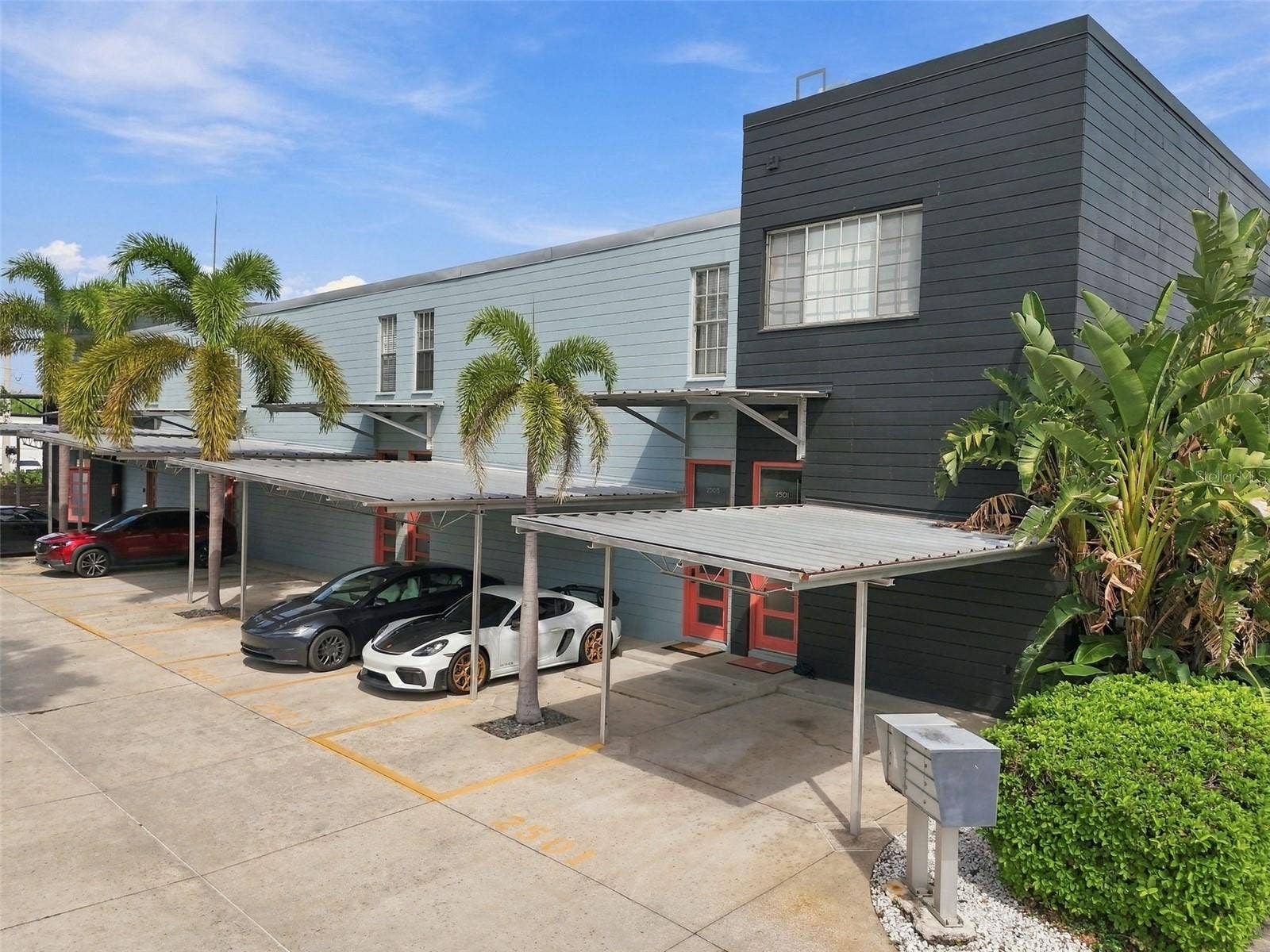 2509 W AZEELE STREET, Tampa, FL 33609 2509 W AZEELE STREET, Tampa, FL 33609