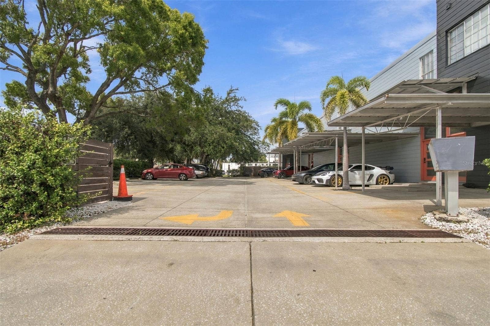 2509 W AZEELE STREET, Tampa, FL 33609 2509 W AZEELE STREET, Tampa, FL 33609