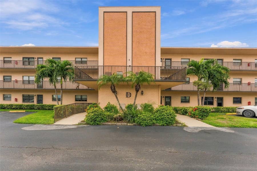 Property photo for 5971 TERRACE PARK DRIVE N, #108, St Petersburg, FL
