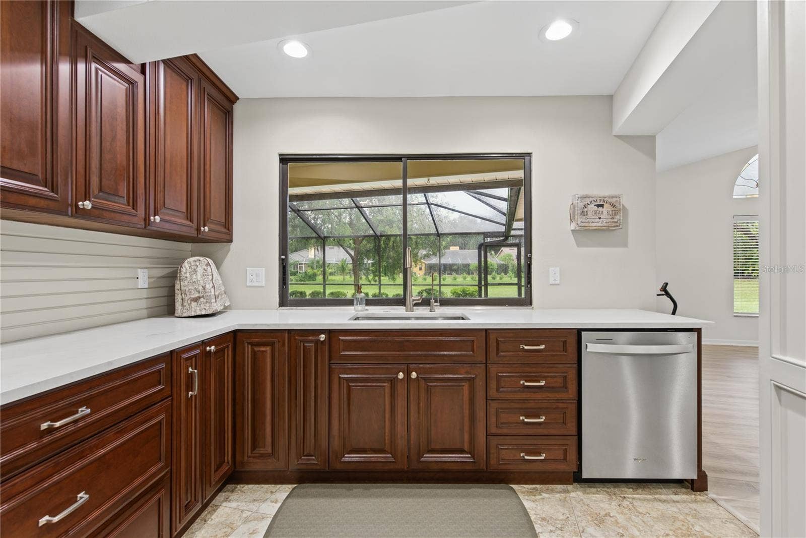 BIG STAINLESS SINK & NEW QUARTZ COUNTERTOPS
