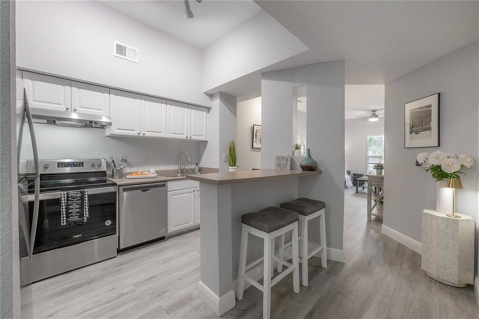 402 S ARMENIA AVENUE, #114, Tampa, FL 33609 402 S ARMENIA AVENUE, #114, Tampa, FL 33609