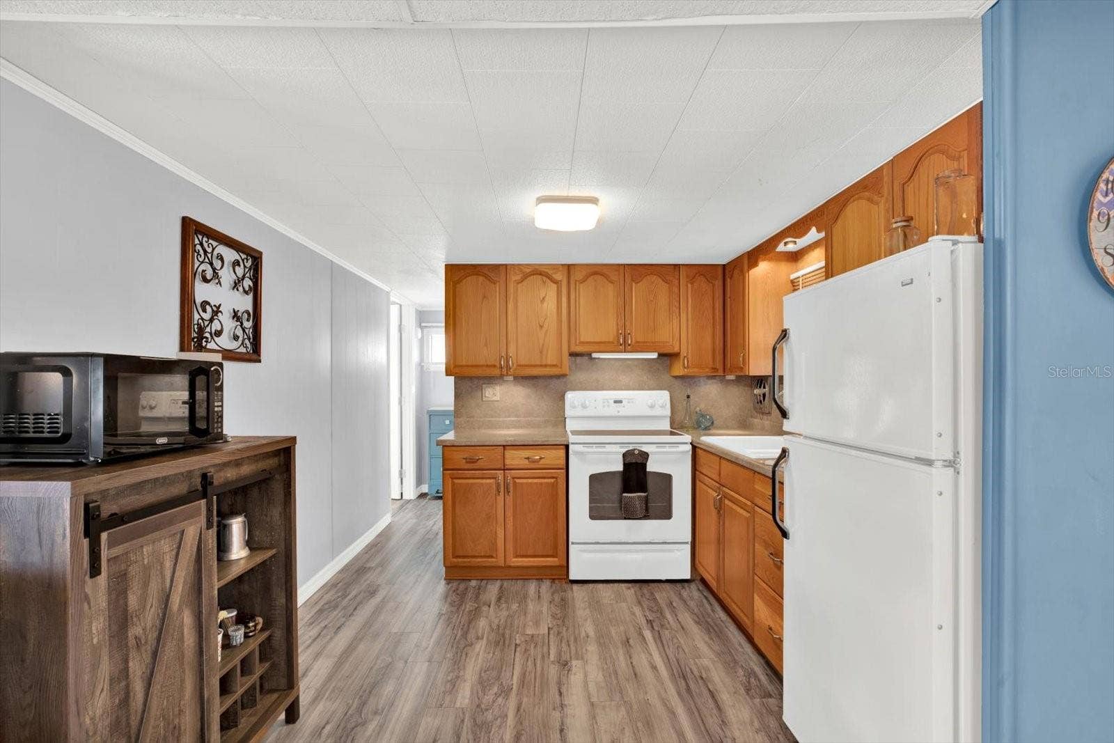 7880 54TH AVENUE N, #17, St Petersburg, FL 33709 Kitchen