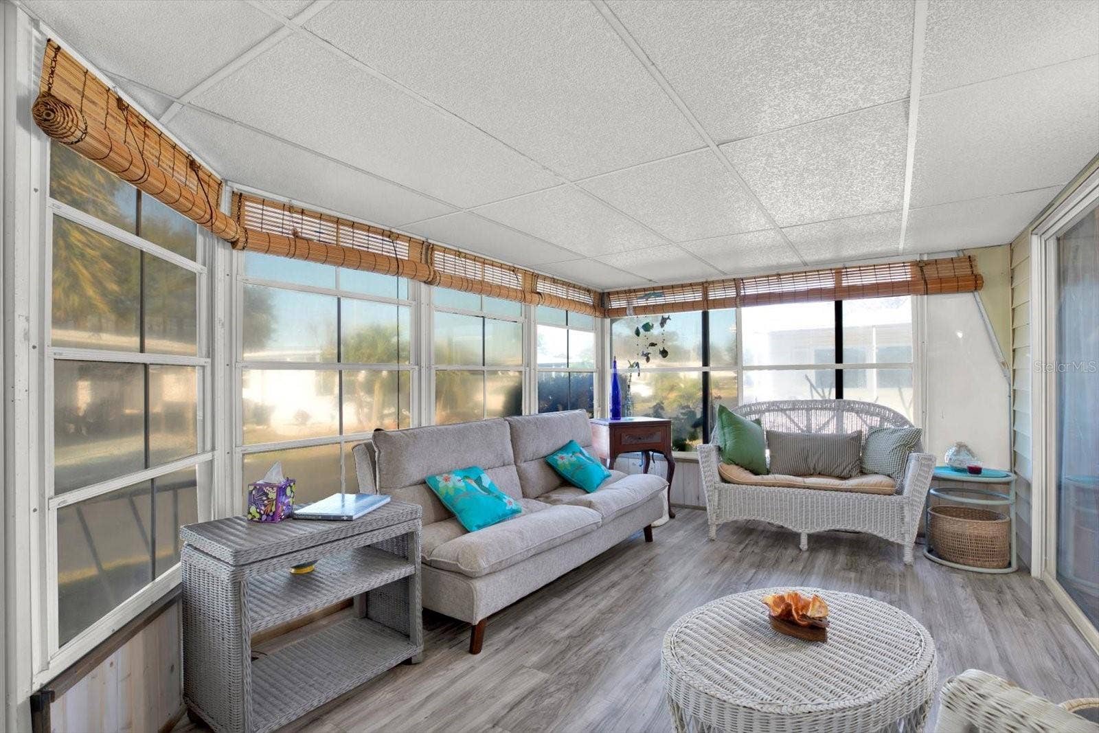 7880 54TH AVENUE N, #17, St Petersburg, FL 33709 Florida Room