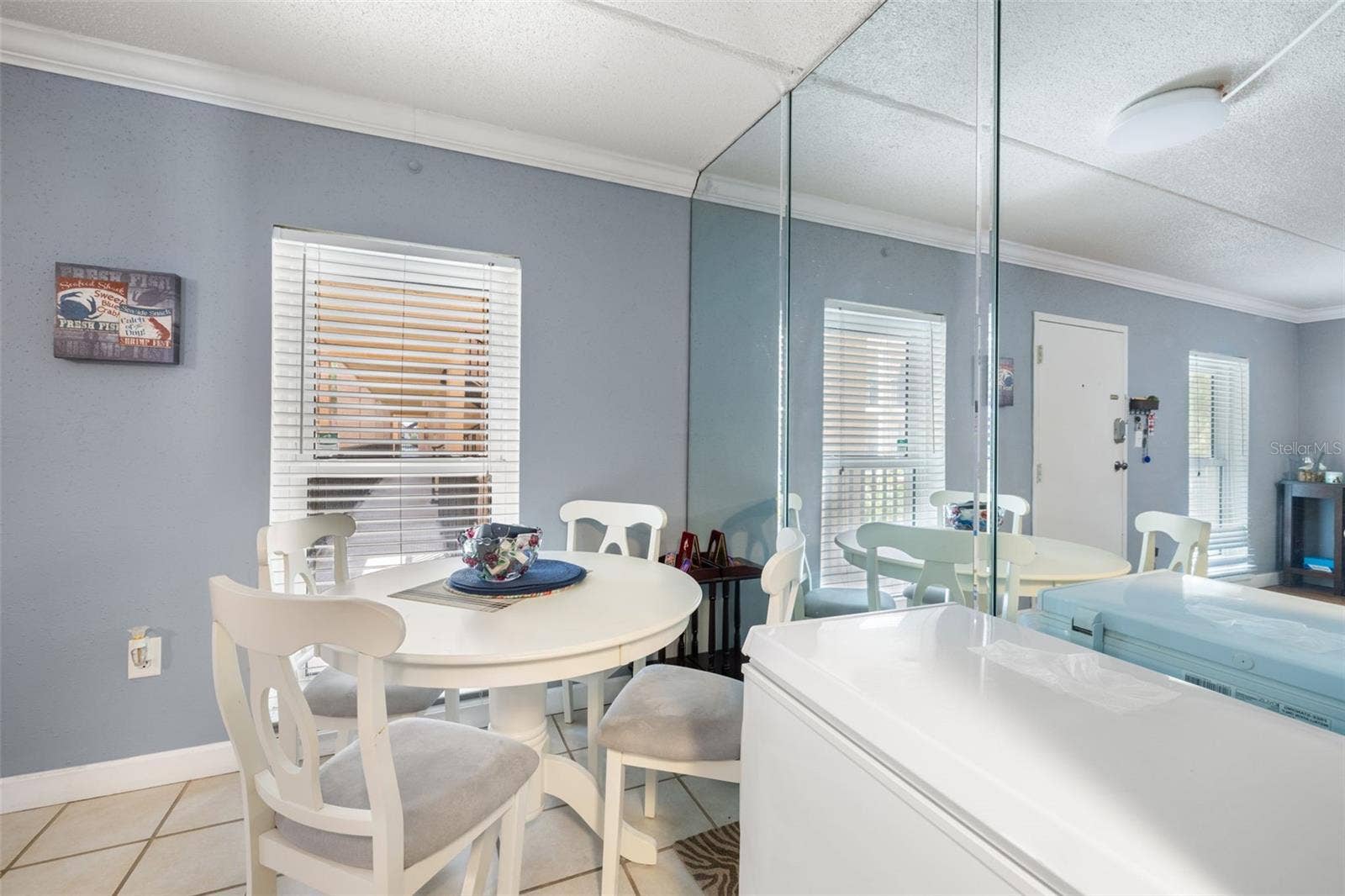 8921 BLIND PASS ROAD, #250, St Pete Beach, FL 33706 Dining area