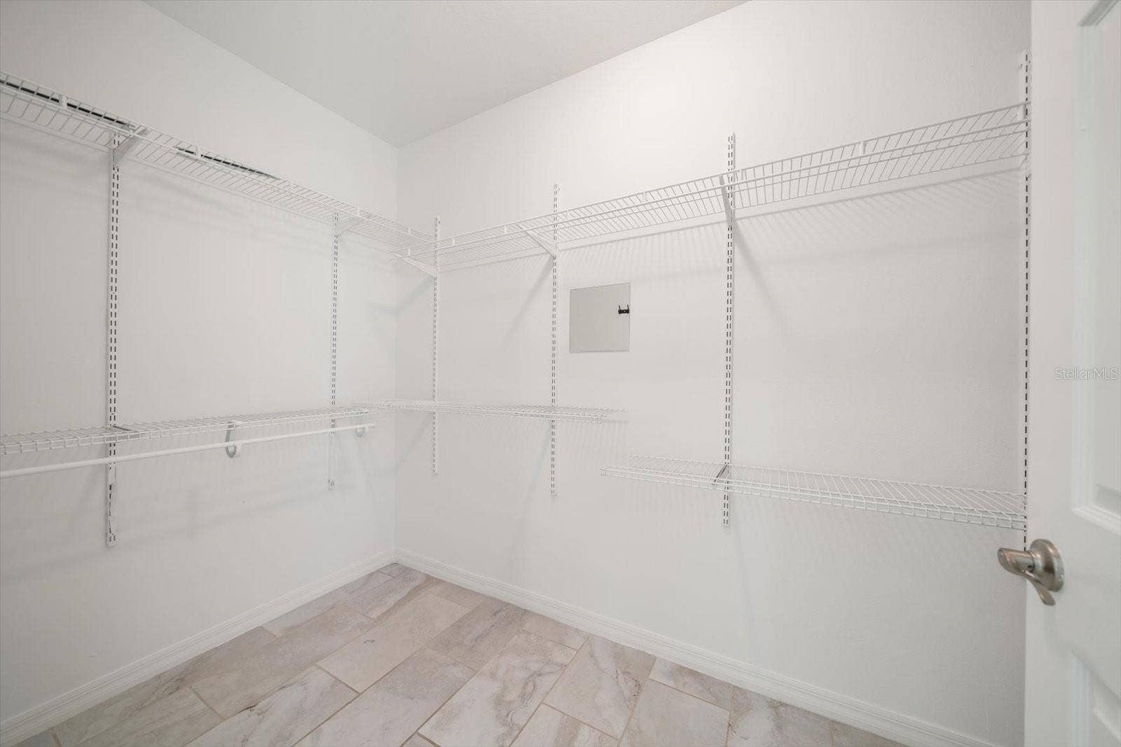 1105 DEER RUN PLACE, Valrico, FL 33594 Here it is! Move-In Ready!