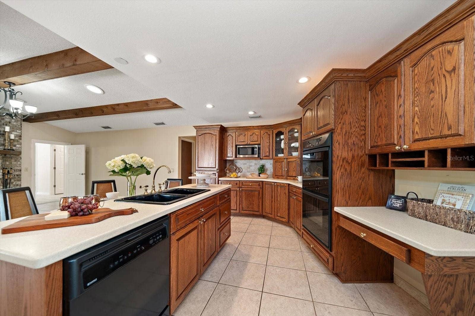 1105 DEER RUN PLACE, Valrico, FL 33594 Private laundry facilities and water closet complete the ADU experience!