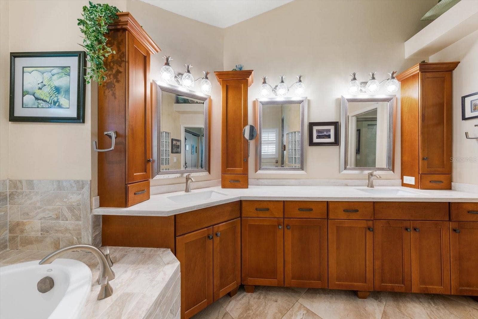 913 WESTWINDS BOULEVARD, Tarpon Springs, FL 34689 913 WESTWINDS BOULEVARD, Tarpon Springs, FL 34689