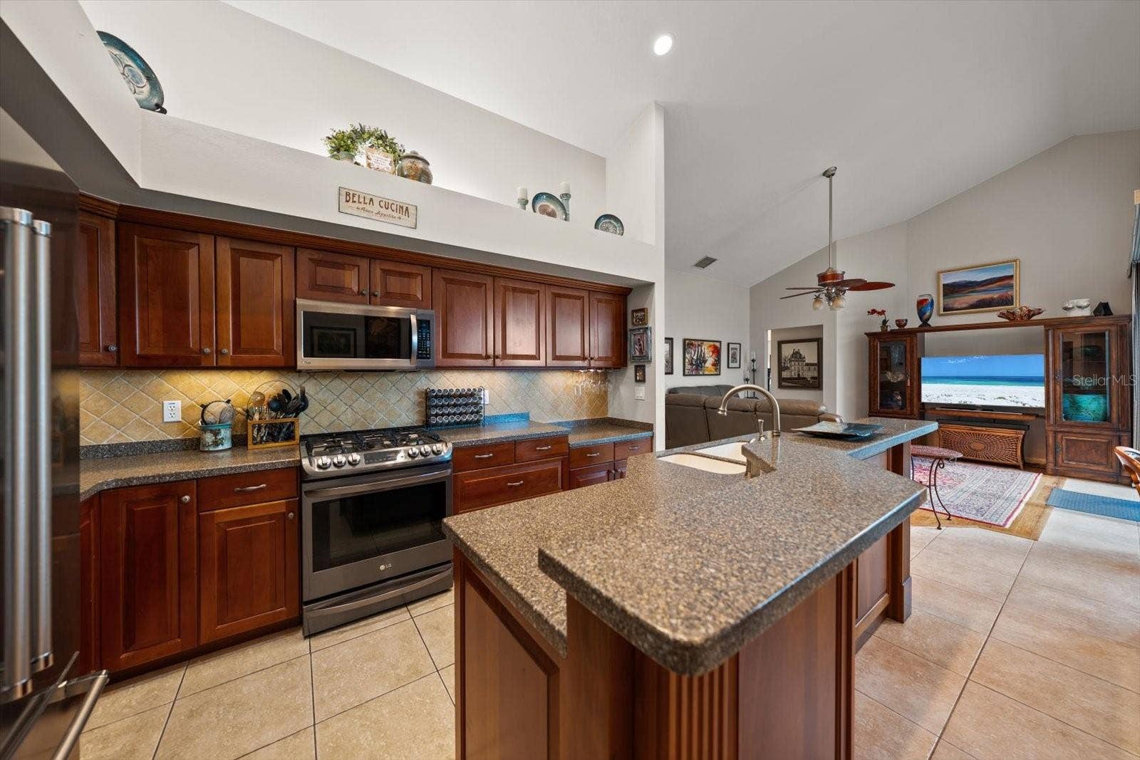 913 WESTWINDS BOULEVARD, Tarpon Springs, FL 34689 913 WESTWINDS BOULEVARD, Tarpon Springs, FL 34689